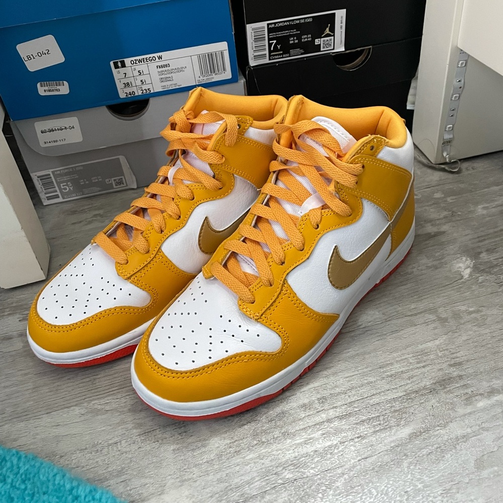 High top Nike dunks